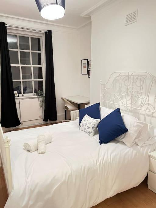 Lovely 2 Bed Flat In Soho! Λονδίνο Εξωτερικό φωτογραφία